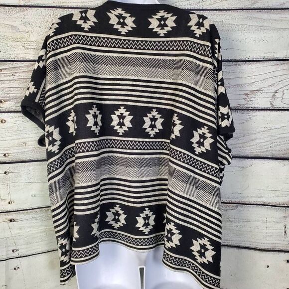 Jon & Anna New York Open Front Poncho Cardigan S/M Black White Aztec Print - Picture 3 of 5